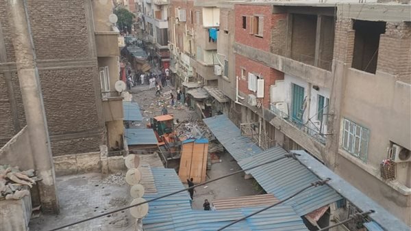 استجابة للمواطنين، إزالة الإشغالات من شارع مصر في الإسماعيلية تمهيدا لفتحه (صور)