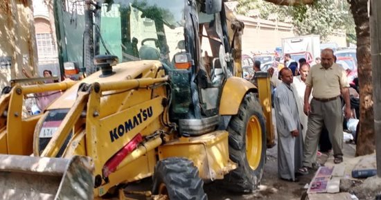 حملة مكبرة بمنطقة القصر العينى بنطاق حى مصر القديمة لرفع الإشغالات