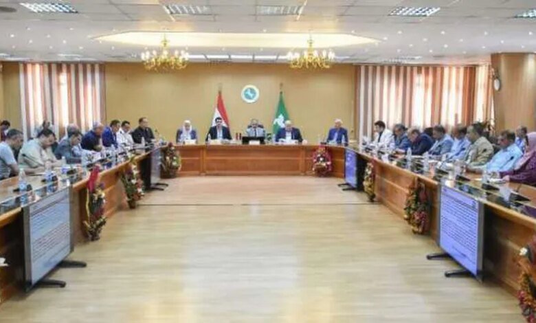 علامات تجارية ونقل ملكية.. محافظ الشرقية يوافق على 30 طلبا للمستثمرين - المحافظات