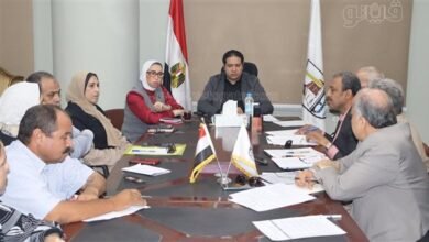 نائب محافظ بني سويف يبحث توصيات لجنة المشروعات الصغيرة بمجلس النواب