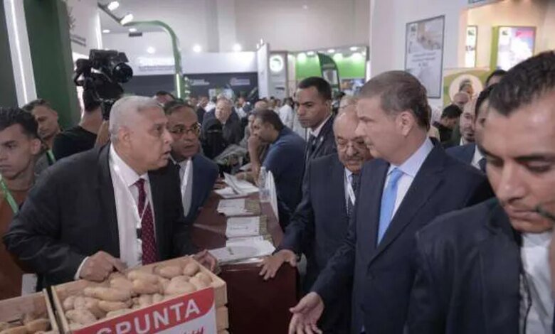 وزير الزراعة: الدولة مهتمة بتوطين تكنولوجيا تصنيع المعدات الزراعية - أخبار مصر