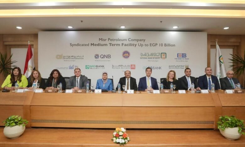 البنك الأهلي المصري يقود تحالفاً بنكياً بمشاركة ثمانية بنوك لصالح شركة مصر للبترول